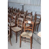 48 houten stoelen vv rieten zitting afkomstig uit de St Jacobskerk (bevindt zich op JORDAENSKAAI HANGAR 22, 2000 Antwerpen)